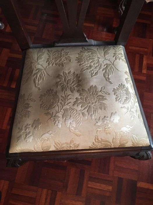 Cadeiras queen anne