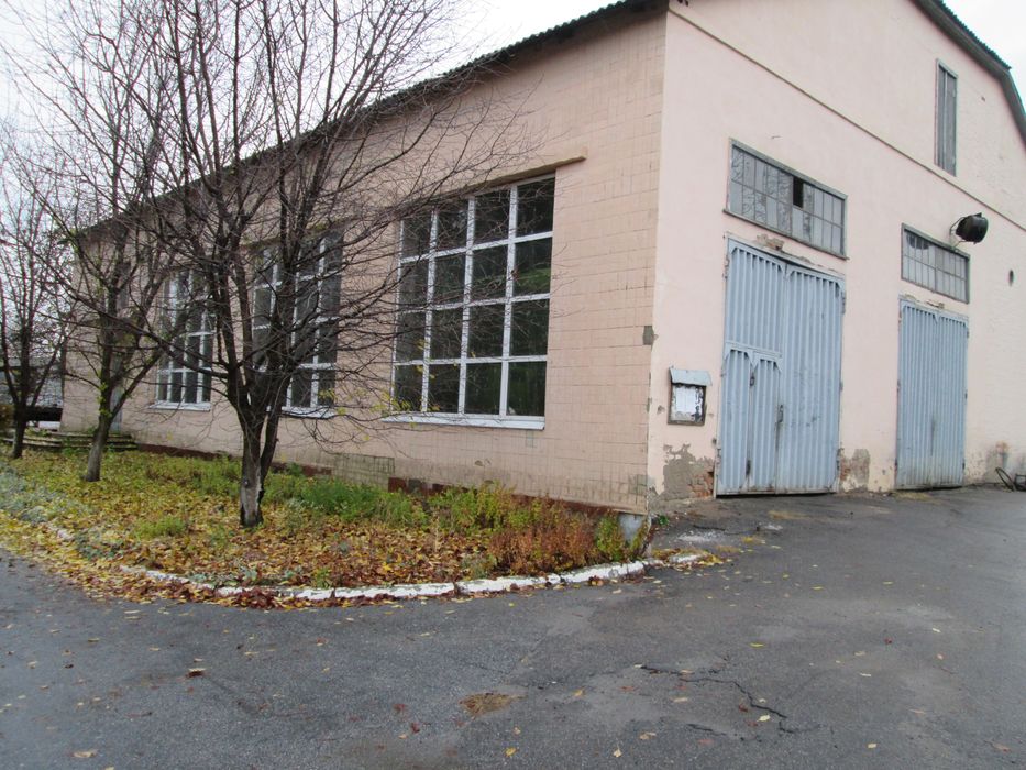 Залишились вільні місця, бокс від 220 м² з ямами під СТО для авто,