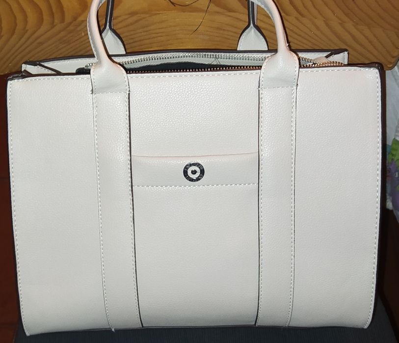 2 malas em pele sintética