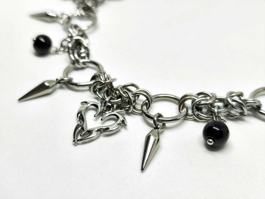 Choker chainmaille z sercem kolcami szkłem – stal chirurgiczna gothic