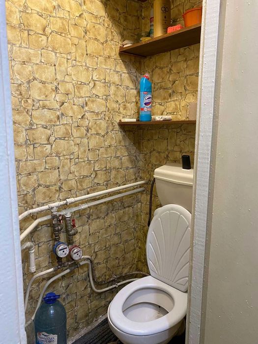 Продам затишну кімнату в секції на дві сім’ї по вул. Тернопільській