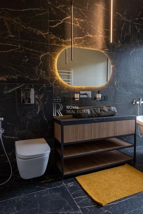 Продаж ділянки з 2 будинками КМ Riviera Village с. Лебедівка Паркінг