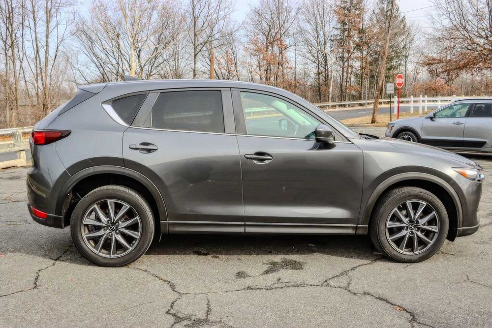 Mazda CX-5 Touring      2018