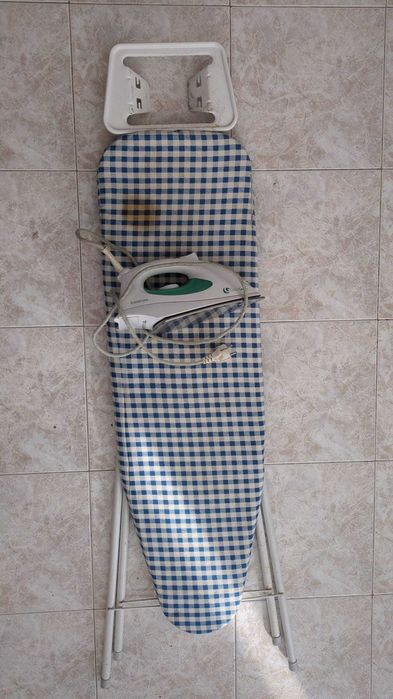 Ferro de engomar c/tábua