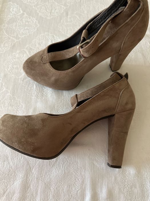 Sapato em camurça senhora