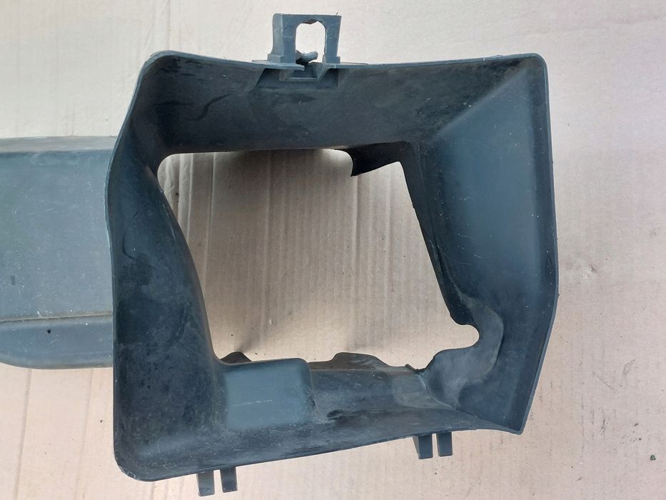 eat exeo 2.0 tdi wlot powietrza intercoolera lewy 3r0825639a