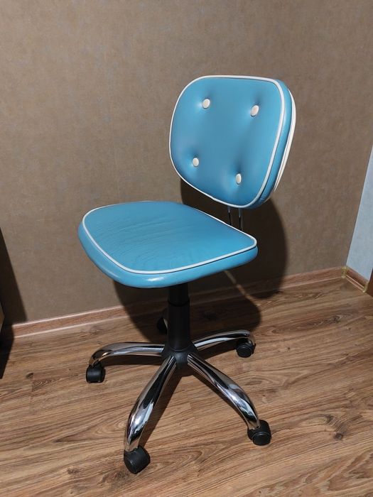 Дитяче комп'ютерне крісло