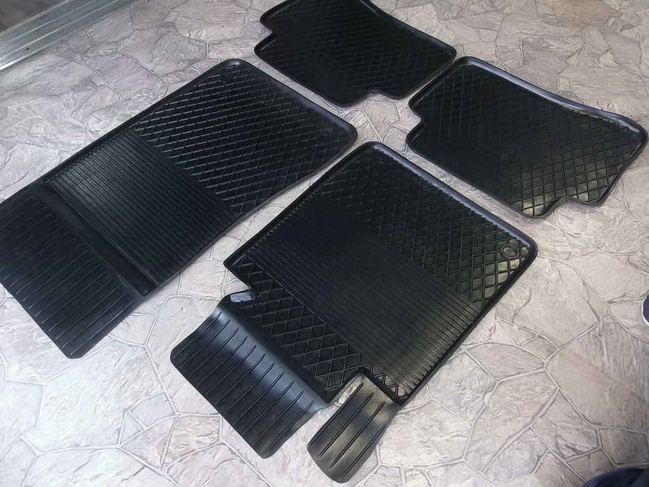 Dywaniki Gumowe BMW E36 E46 E90 E91 E67 F25 E84 E39 E81 E82 E88 E87