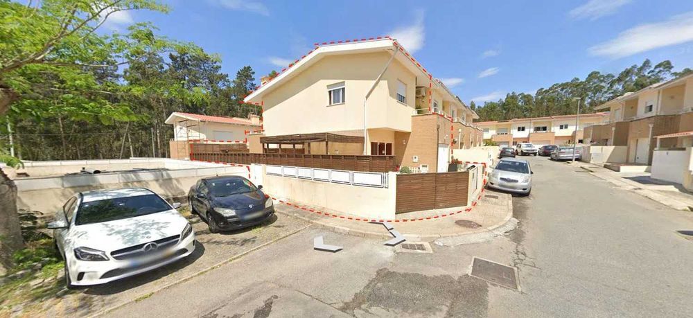 Moradia geminada à venda , Urbanização do Olheiro