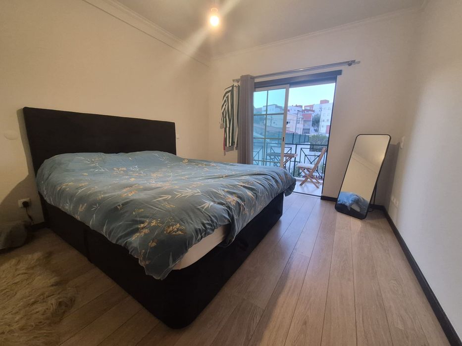 Cama de casal  como nova cabeceira estofada