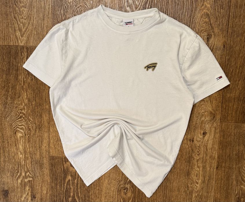 Футболка от Tommy Hilfiger
