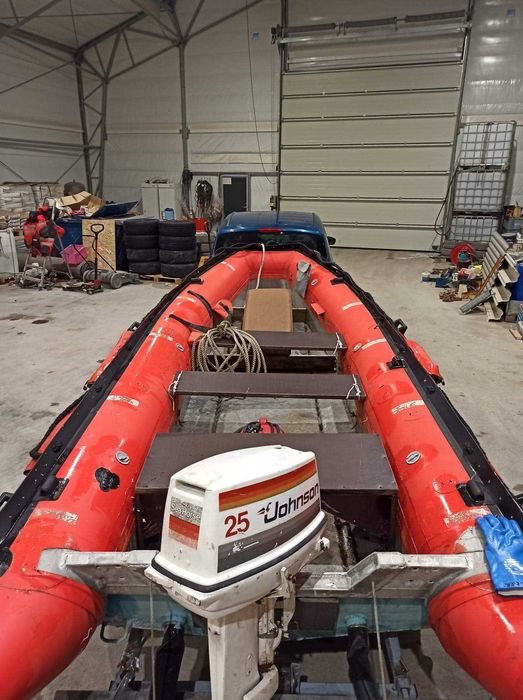 Ponton z silnikim sprzedaje to co na zdjeciu