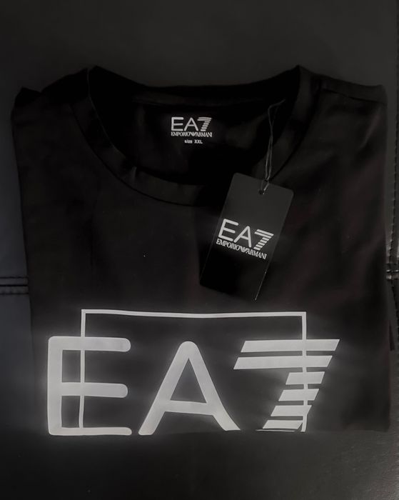 Czarny , oryginalny longsleeve Emporio Armani 7