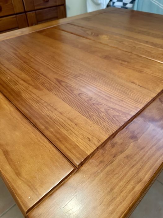 Mesa de Jantar Extensível em Cerejeira