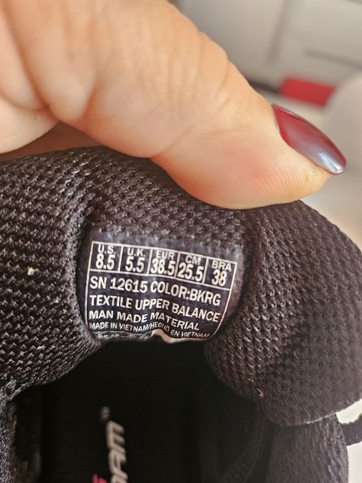 Sprzedam buty sportowe damskie SKECHERS