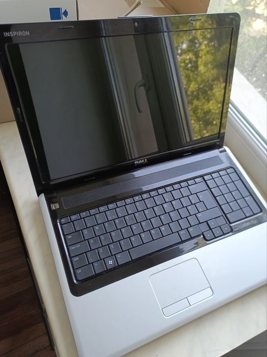Ноутбук 17.3" Dell Inspiron 1750 / 4 ГБ RAM / 500 ГБ HDD / Для работы и учебы