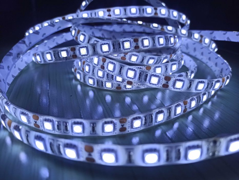 Стрічка світлодіодна SMD 5050, 60 LEDs/m, 14.4W/m, 12V, White, IP65