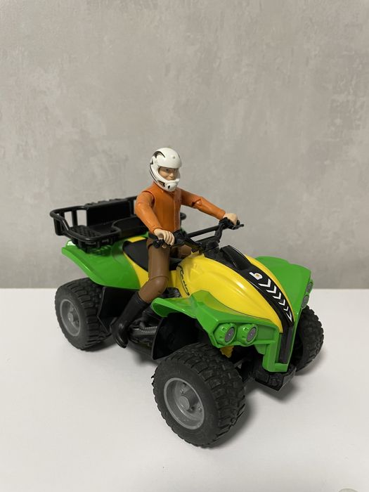 Квадроцикл Bruder с водителем