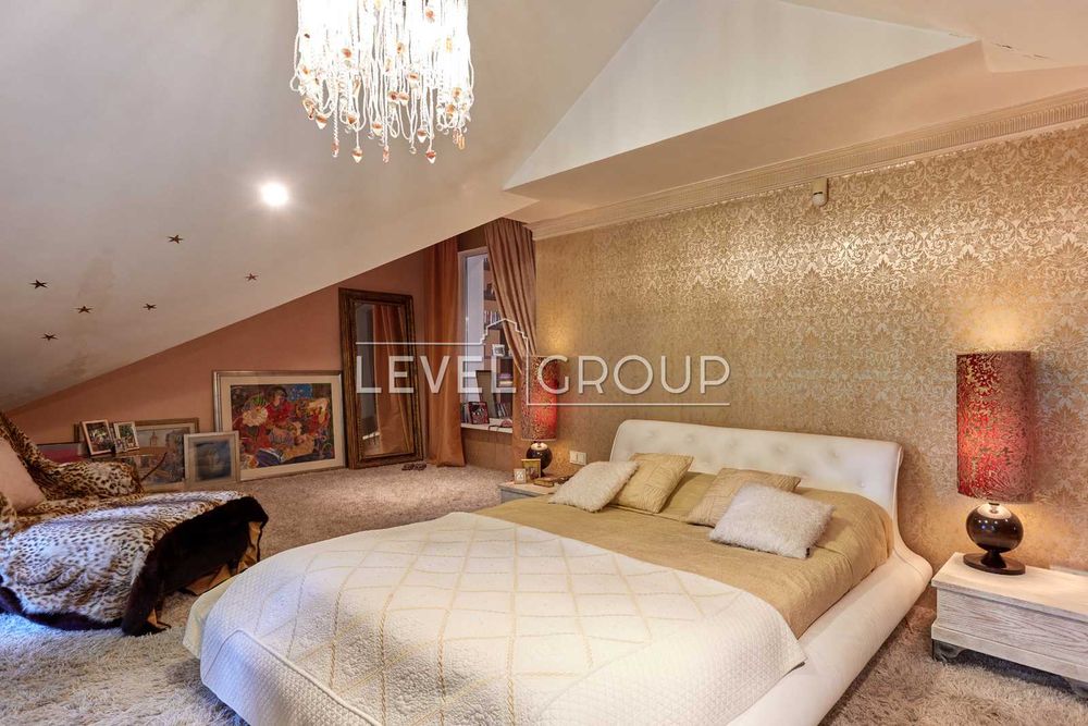 Будинок дизайнера S=555 м² ділянка 0,36га  біля озера Крюківщина Гатне