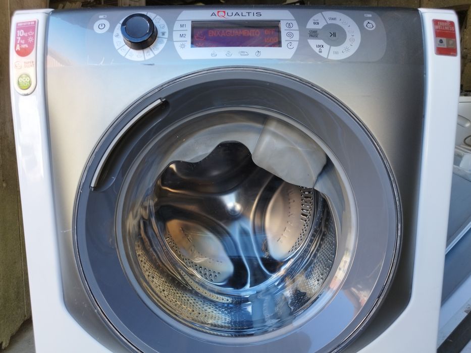 Máquina de lavar e secar roupa64751784528130121