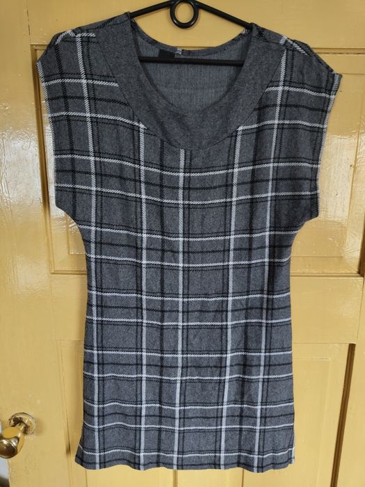 Sprzedam tunikę w kratę.