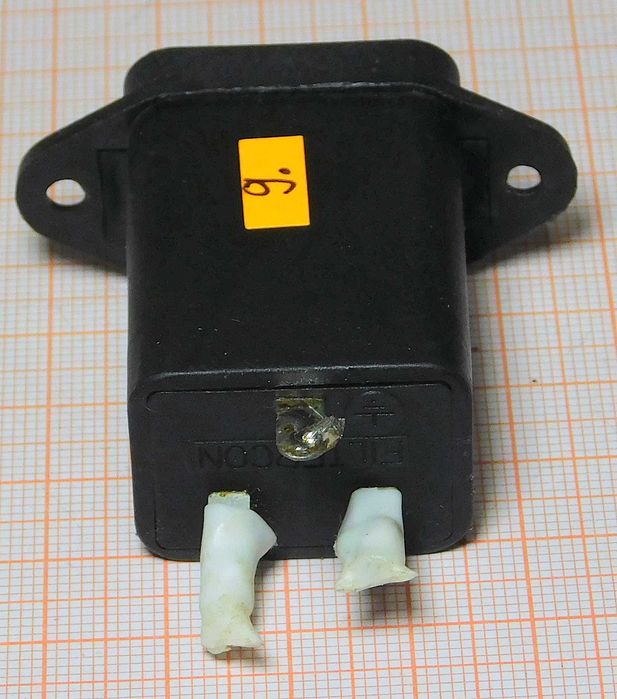 Filtr sieciowy przeciwzakłóceniowy 250V 2A Filtercon [9]