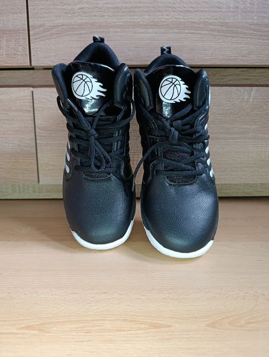 Nowe buty sportowe
