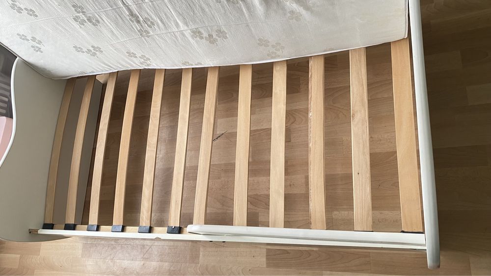 Прлдається ліжко з матрацом! Самовивіз Дніпро