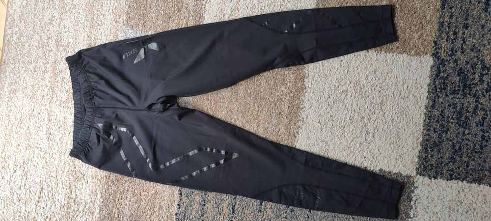 Sportowe legginsy 2XU, r.S