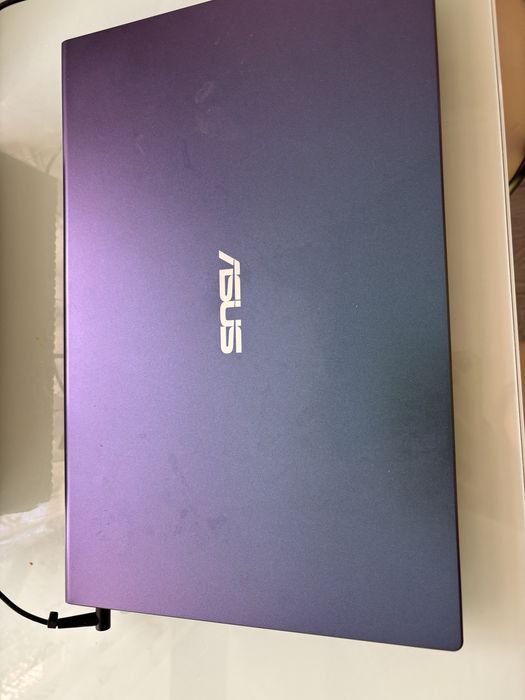 Ноутбук ASUS.