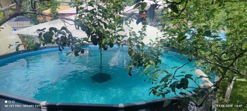 Будинок з місцем для басейну