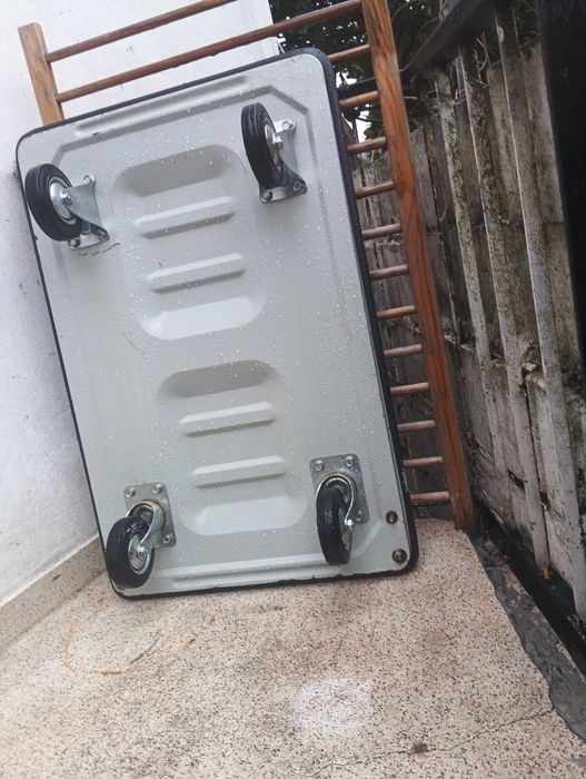 Carrinho de mão transporte de coisas pesadas