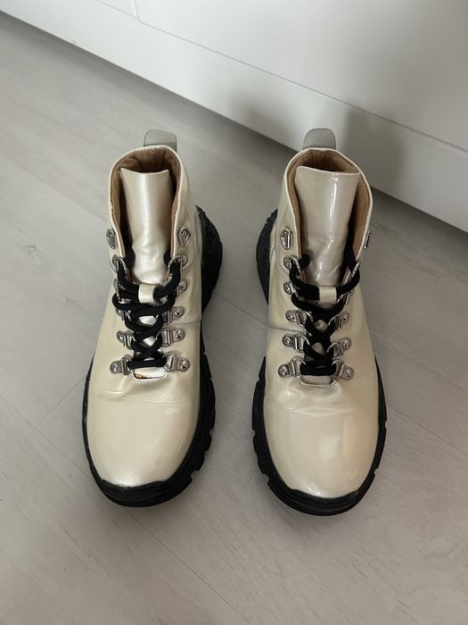 Białe buty w stylu altercore na grubszej podeszwie platformie 37