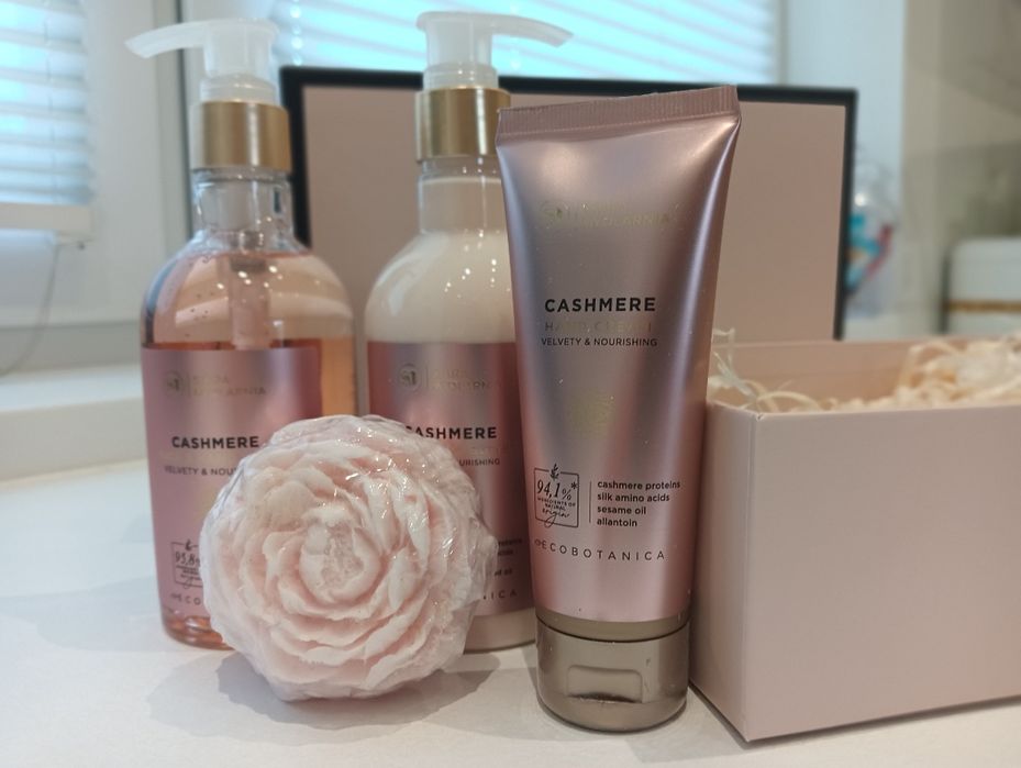 Zestaw kosmetyków Stara mydlarnia CASHMERE