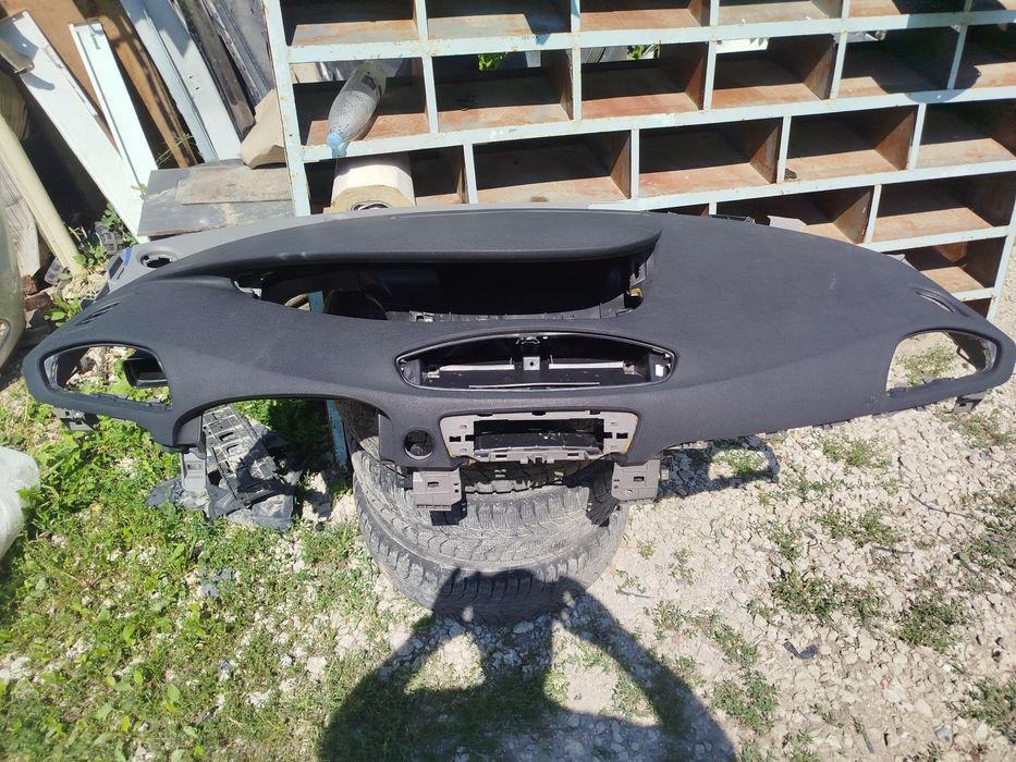 Торпедо на renault grand scenic 3