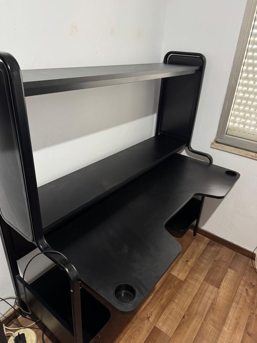 Secretária gaming preta