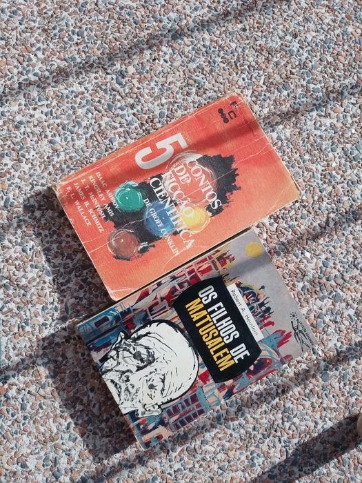 A nave sideral -Murray Leinscter-N-4 - Argonauta -1 edição - 20E- 5 contos de ficção científica -Isaac Asimov e outros 10E Desde 2E