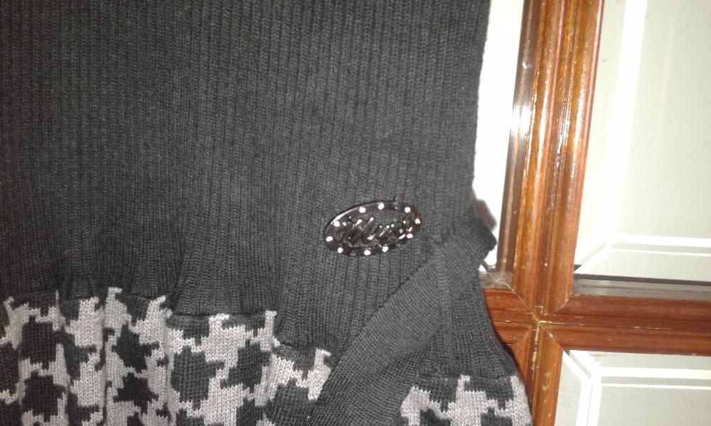 Vestido Mayoral preto com saia estampada