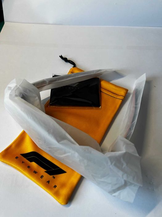 Okulary przeciwsłoneczne licencja Formuła 1 F1 Red collection 2025