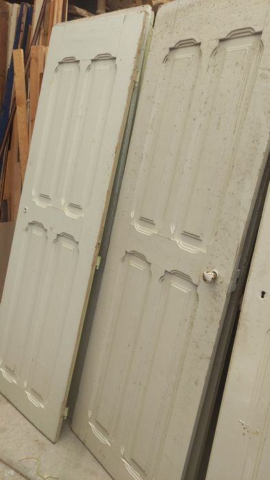 Portas em madeira maciça