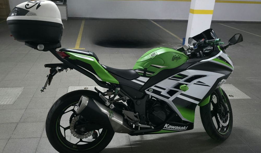 Kawasaki Ninja 300 especial aniversário