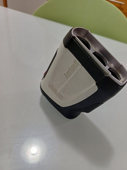 RANGE FINDER bushnell tour v4
