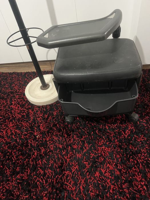 Banco de manicure , para salao de cabeleireiro ou barbeiro