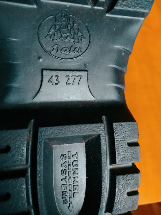 Buty obuwie robocze Bata 43