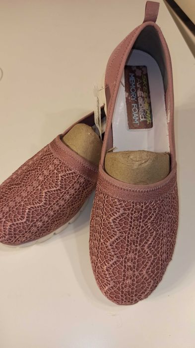Różowe skechers szeroka stopa nowe 41 do 42