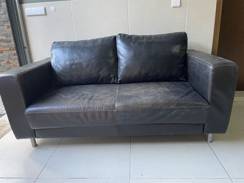 Sofa usado em pele