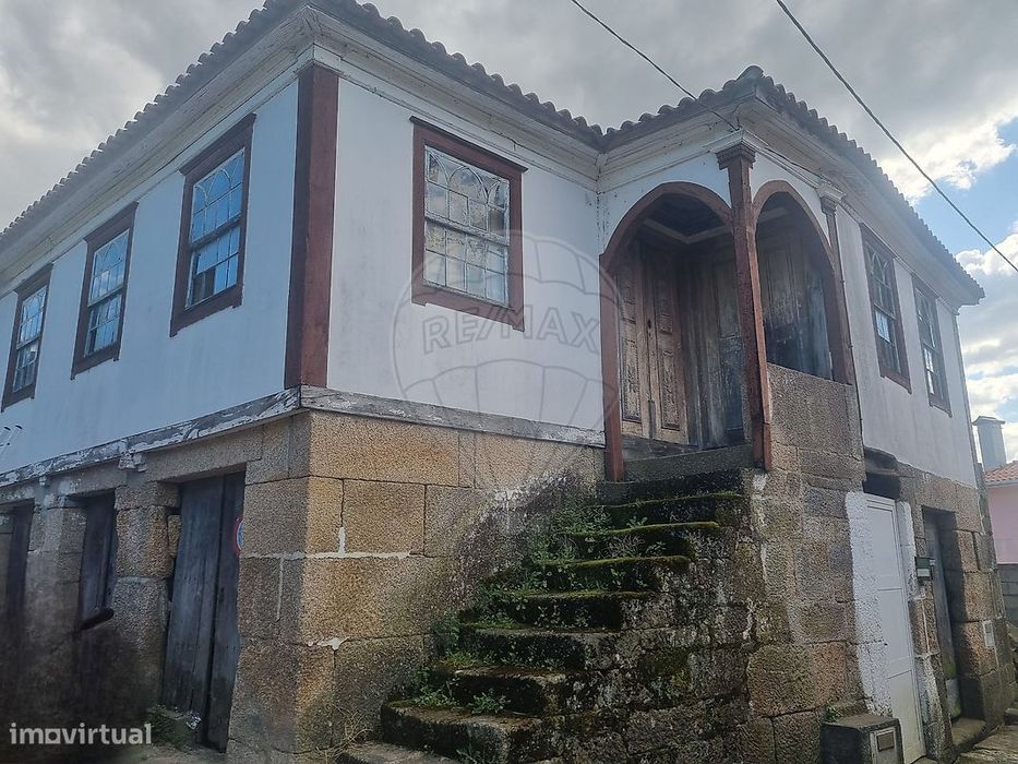 Moradia T5 para venda