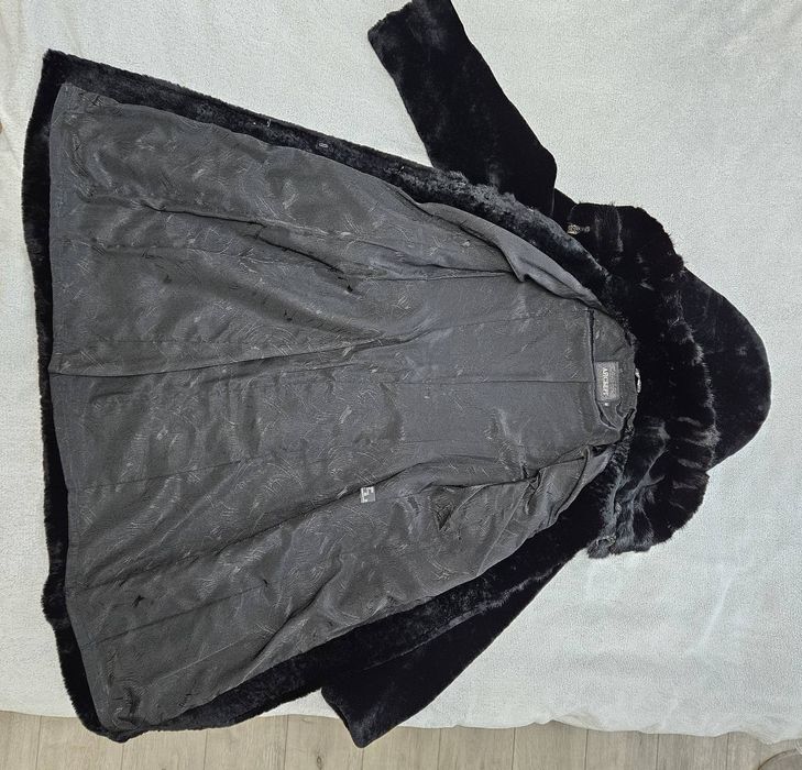 Шуба натуральна мутонова