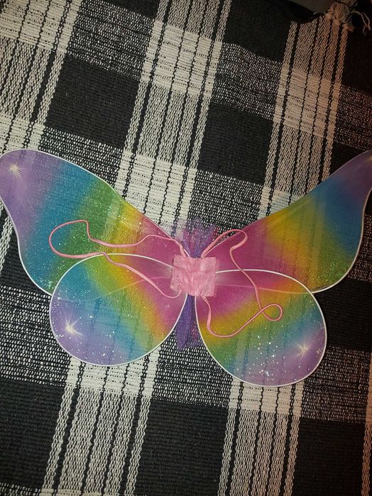 Vendo vários fatos de Carnaval