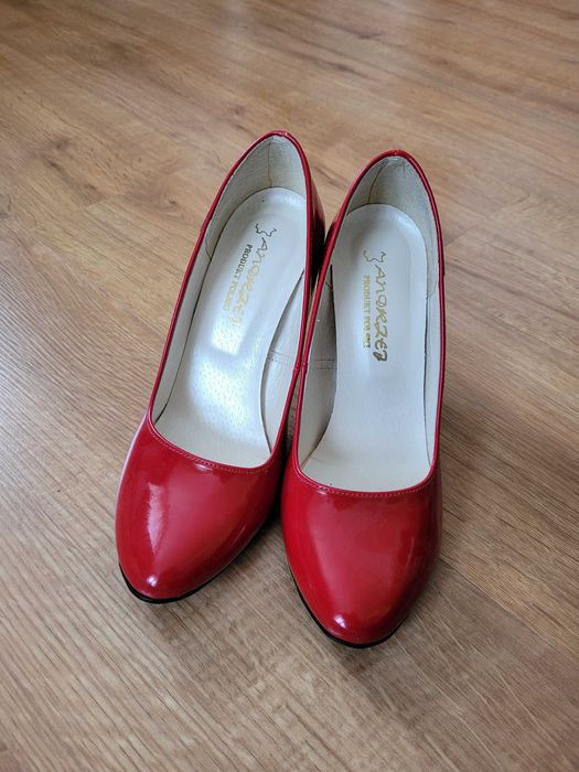 Szpilki czerwone lakierowane rozmiar 38